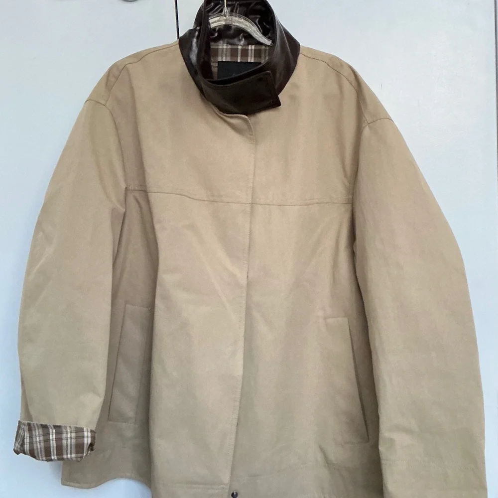 Zara Contrast Collar Jacket with Plaid Lining - Picture 3 of 5